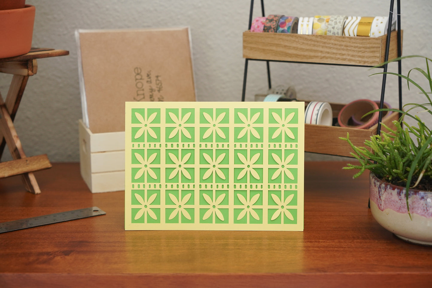 Mod Daisy Everyday Card