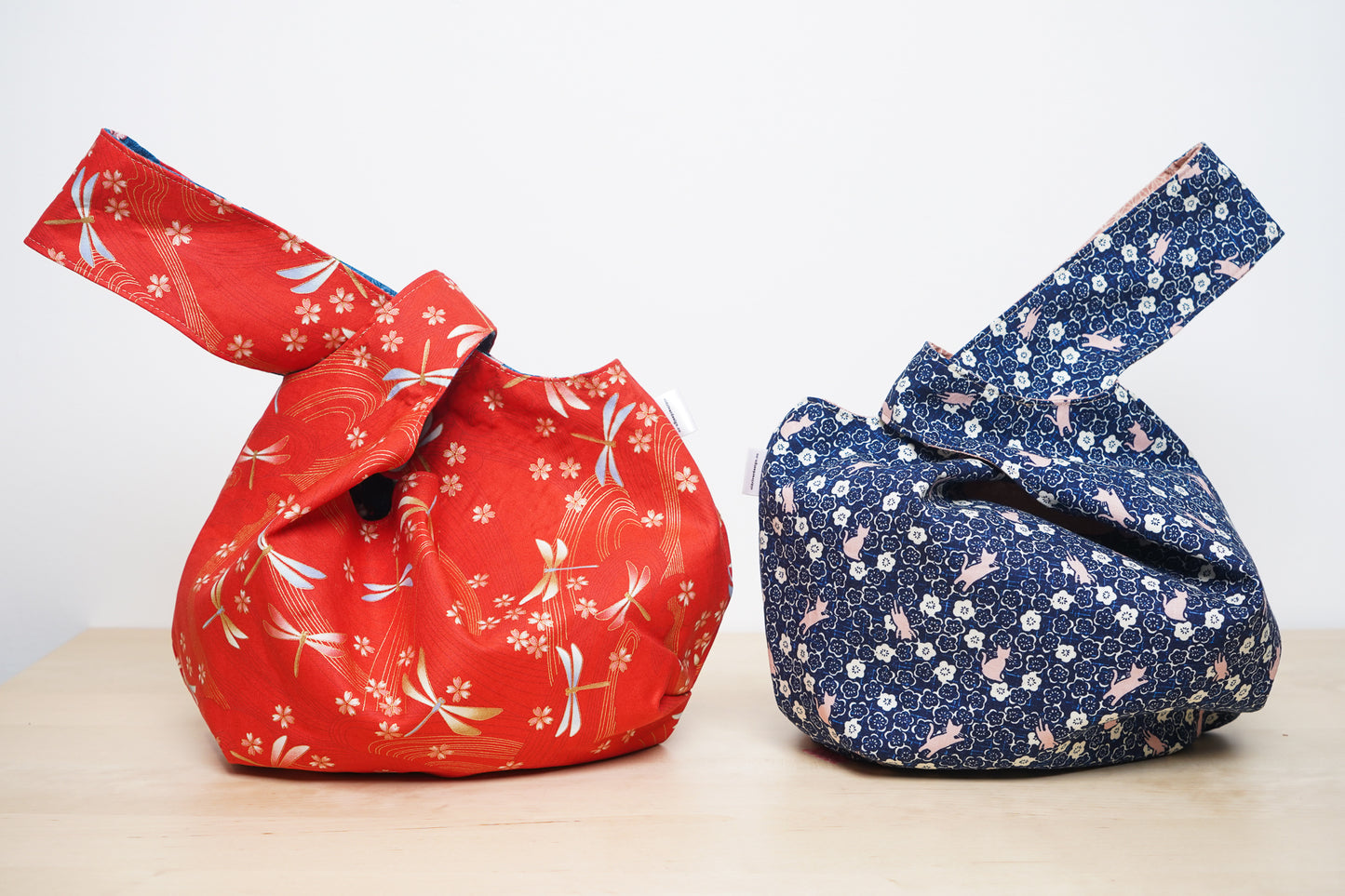 Japanese Knot Bag - Dragonflies (Red/Blue)